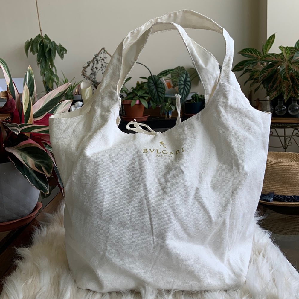 B V L G A R I PARFUMS TOTE BAG